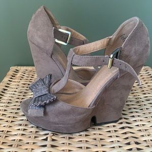 Crown Vintage OpenToe Tstrap platform Wedges 6 1/2